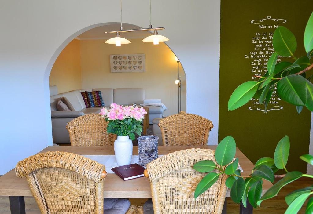 Khu vực ghế ngồi tại Haus Margarete & Landhaus Karin