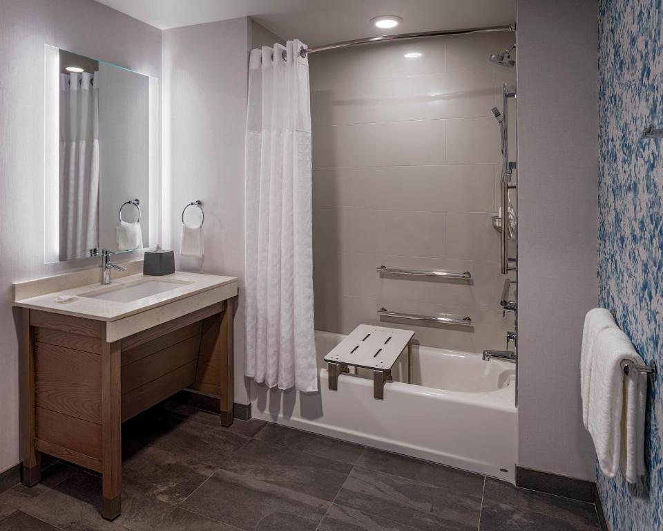 Hyatt Place Tampa Downtown - 