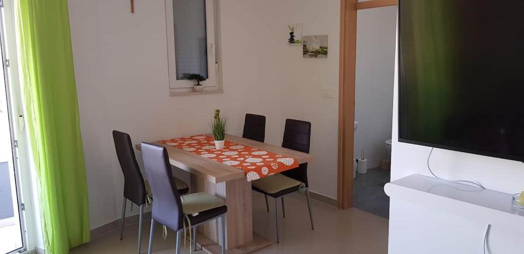 Posedenie v ubytovaní ABC Apartmani