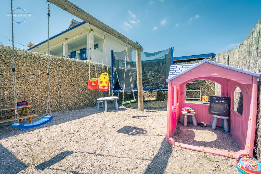 Herní místnost nebo prostor pro děti v ubytování The Old Border