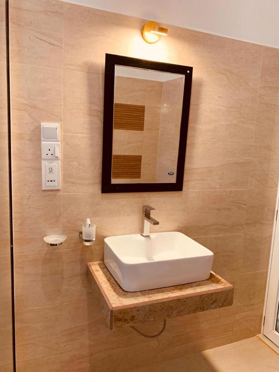 Elegant Lake Yala Safari House - 14