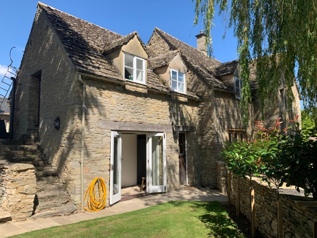Dunford Barn Cotswolds with Hot Tub photo photo 6