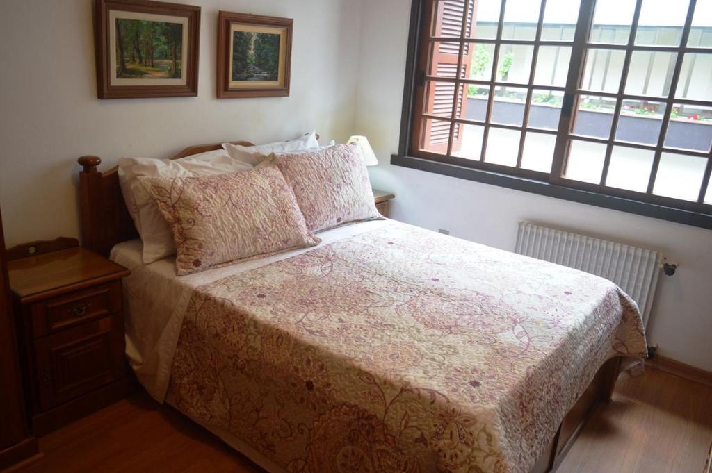 Apartamento a 3 quadras da Rua Coberta  Apartamento a 3 quadras da Rua Coberta