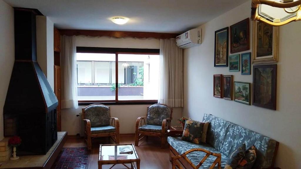 Apartamento a 3 quadras da Rua Coberta  Apartamento a 3 quadras da Rua Coberta