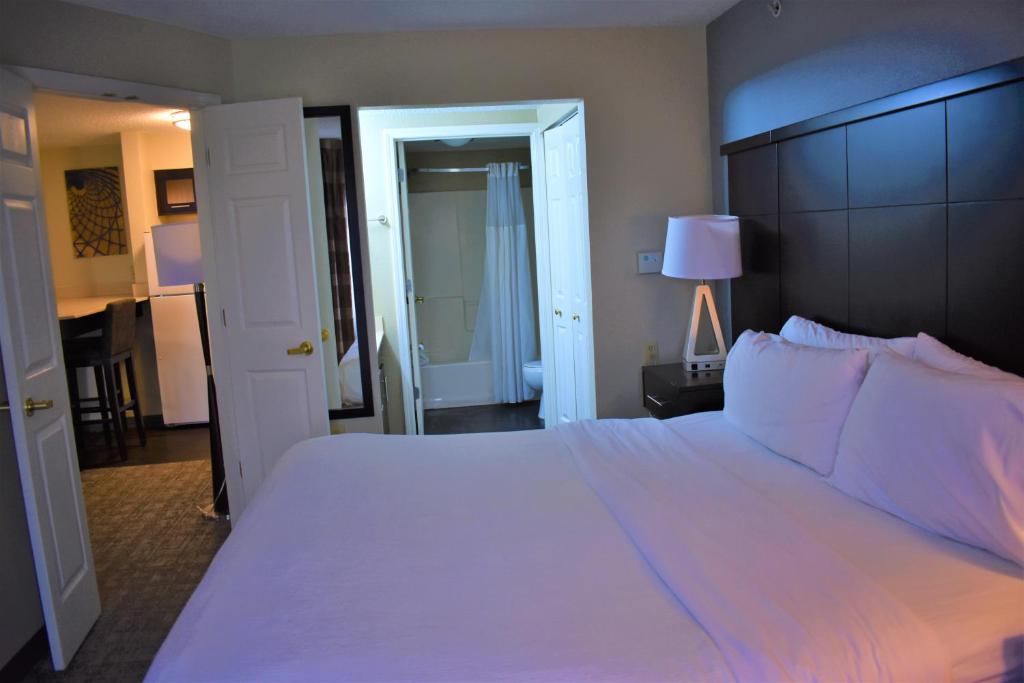Staybridge Suites Cranbury - South Brunswick by IHG photo