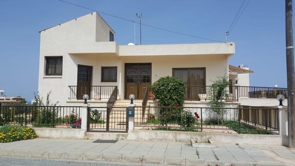 Milia Gardens