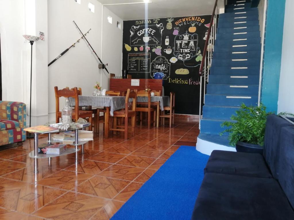 Posezení v ubytování Hostal La Casa de Luis
