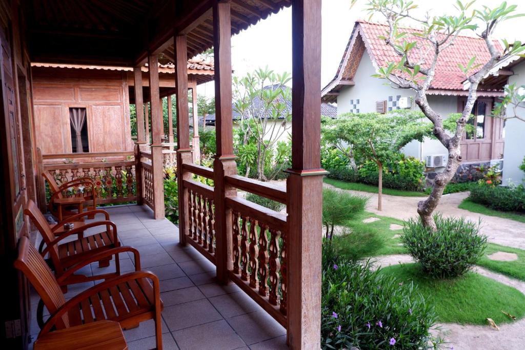 Blue Harbor Beachfront Villas & Resto - 16