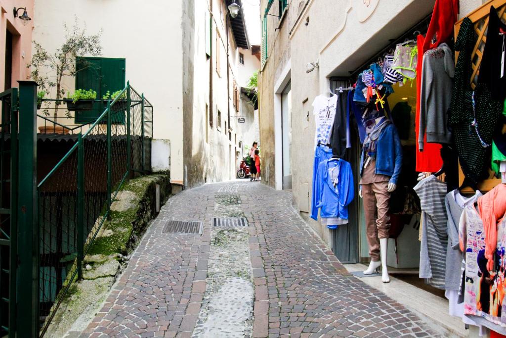 Afbeelding uit fotogalerij van Garni Gianmartin in Limone sul Garda