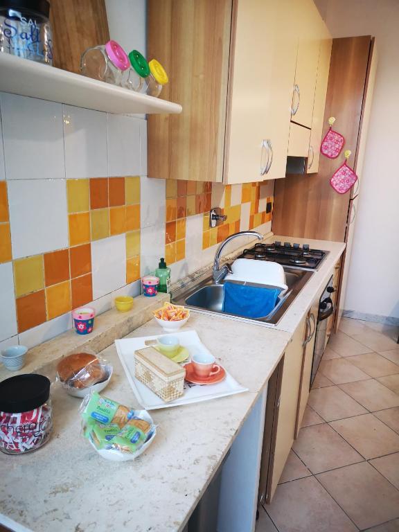 Kuchyňa alebo kuchynka v ubytovaní Casa Morè Marina