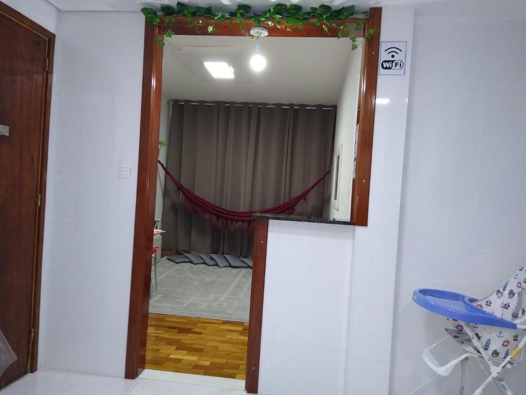  Ensolarado ao lado do shopping com garagem e Wifi