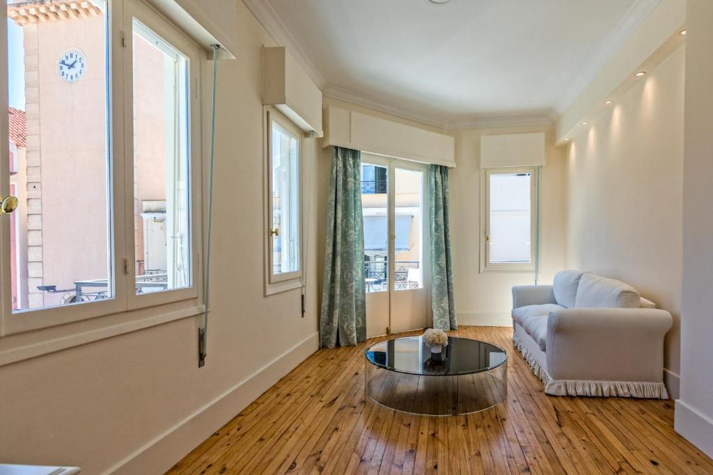 Posedenie v ubytovaní Etoile Luxury Suites