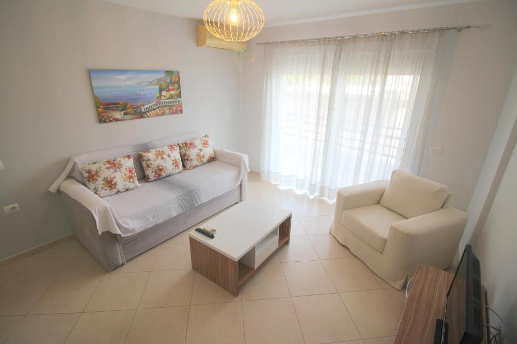 Kosta's Apartment - Image 7