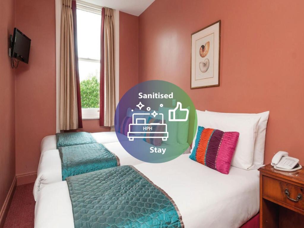 Фото The Coronation Hotel