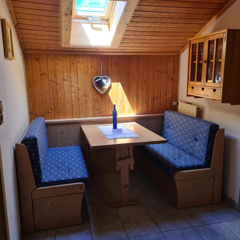 Istumisnurk majutusasutuses Haus Cornelia