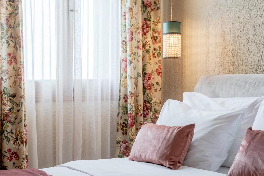 Paeonia Arachova - 11