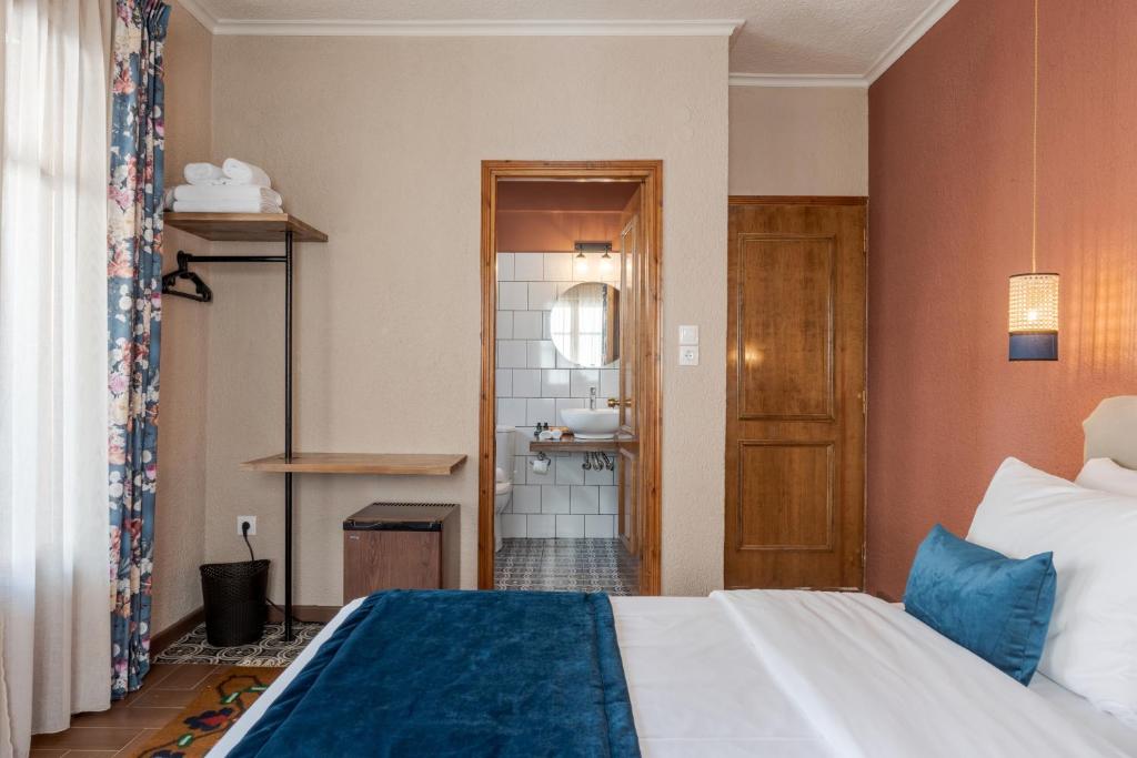 Paeonia Arachova - 5