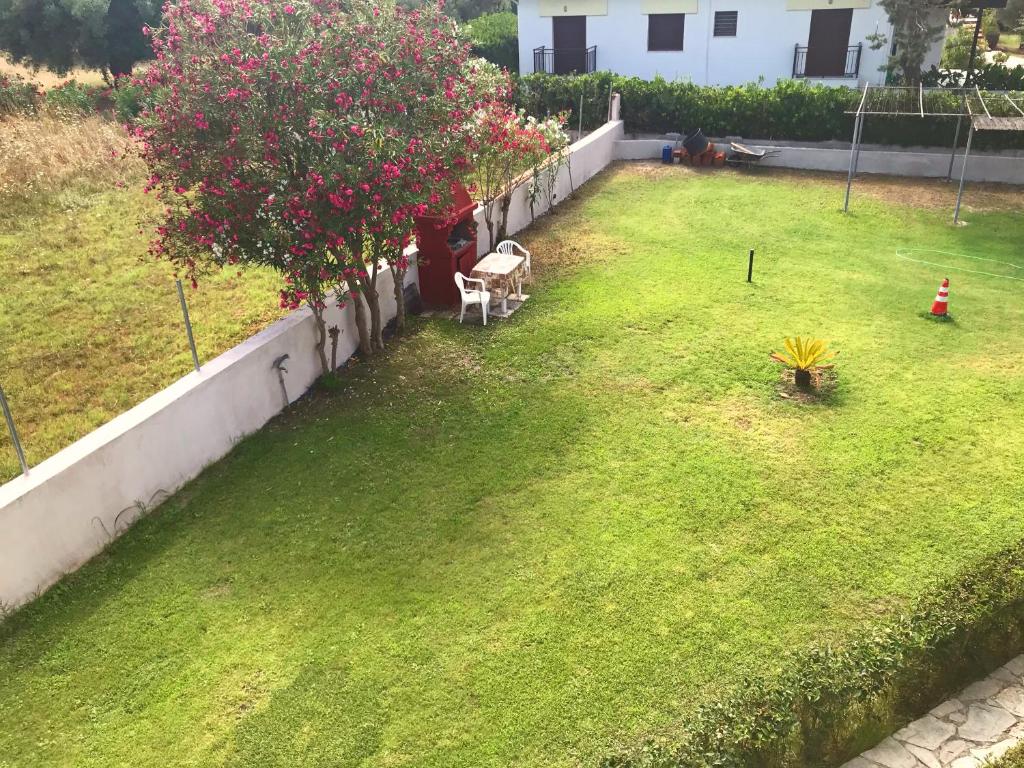 Vonkajšia záhrada v ubytovaní Villa Diamantis Apartments