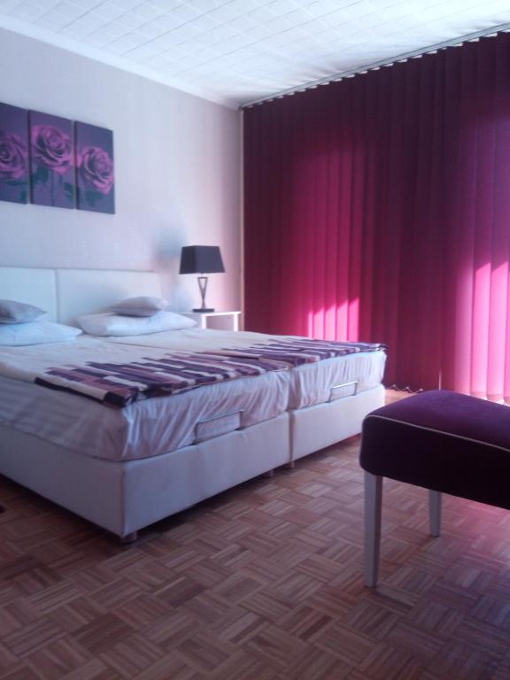Postel nebo postele na pokoji v ubytování Accommodation Zara