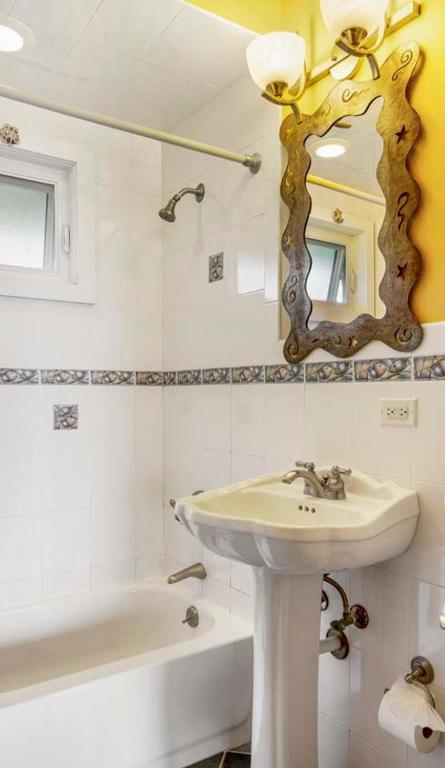 Beach Plum Resort - Apartment With Balcony