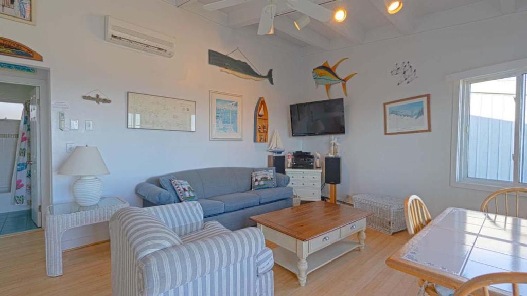 Beach Plum Resort - Apartment With Balcony