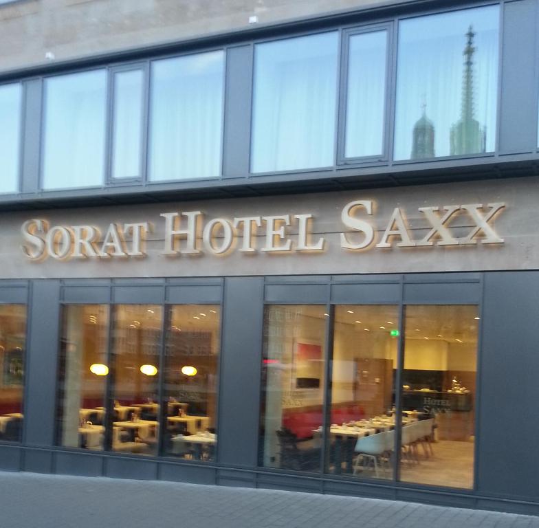 Sorat Hotel Saxx Nürnberg - Resim 10
