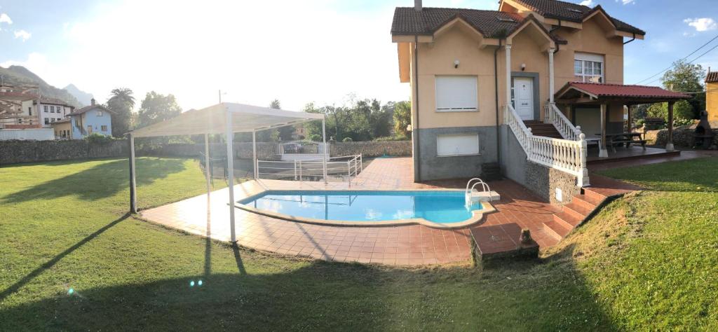 Bazén v ubytování La Florida nebo v jeho okolí