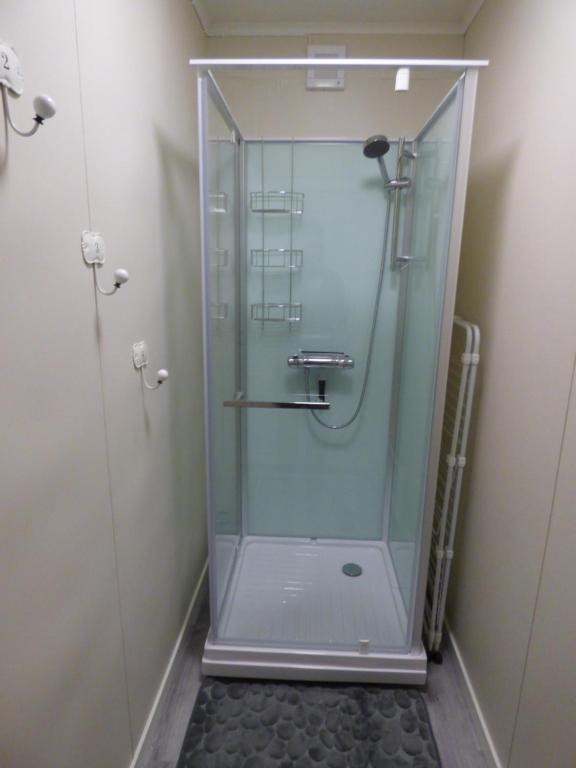 Koupelna v ubytování Nya Skogsgården Hostel