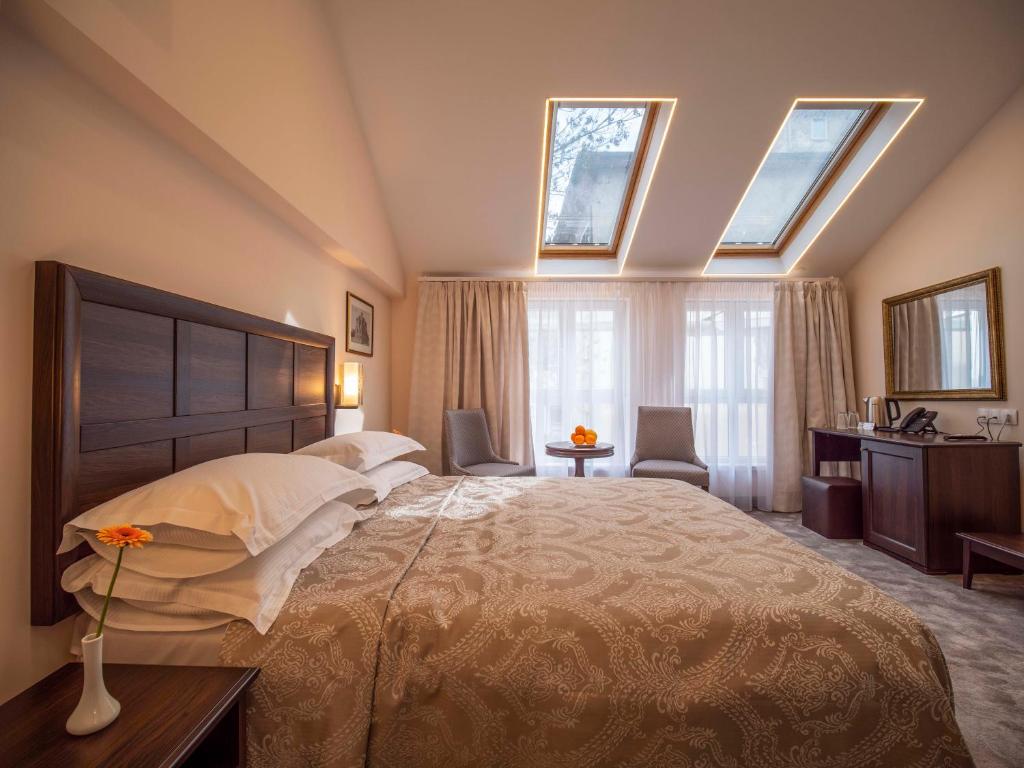 The Moon Boutique Hotel - Deluxe Double Room