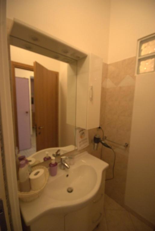 B&B Vittorio Emanuele - Tweepersoonskamer Met Eigen Externe Badkamer