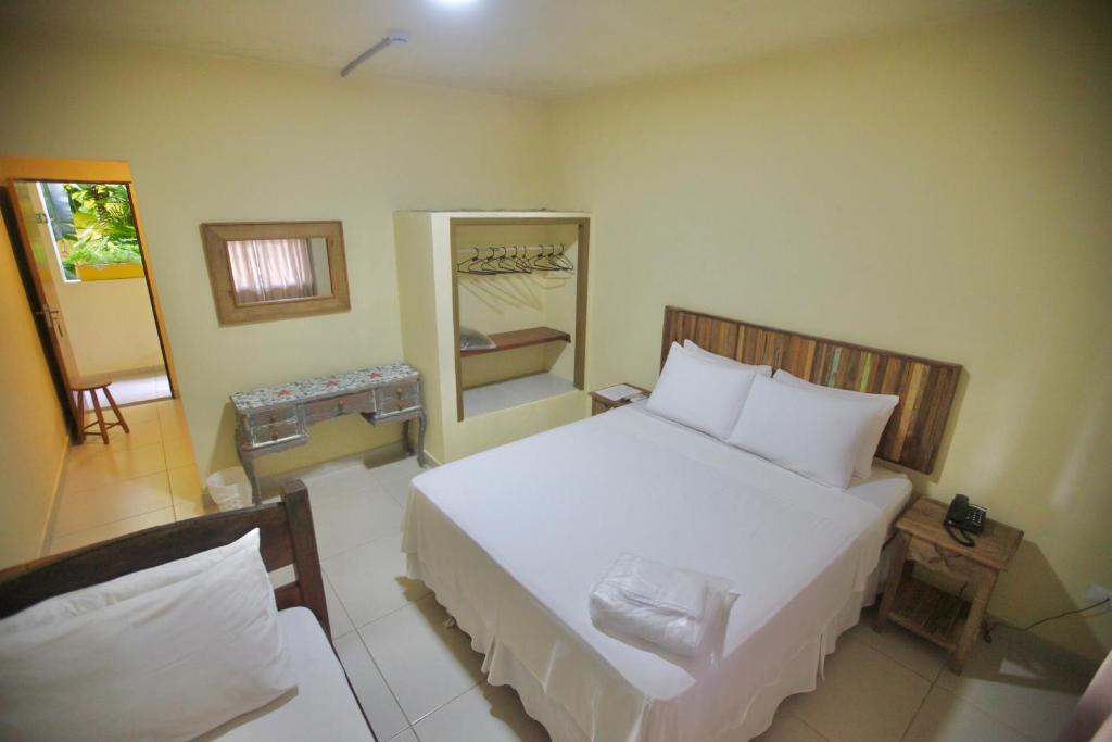  Colonial Hotel