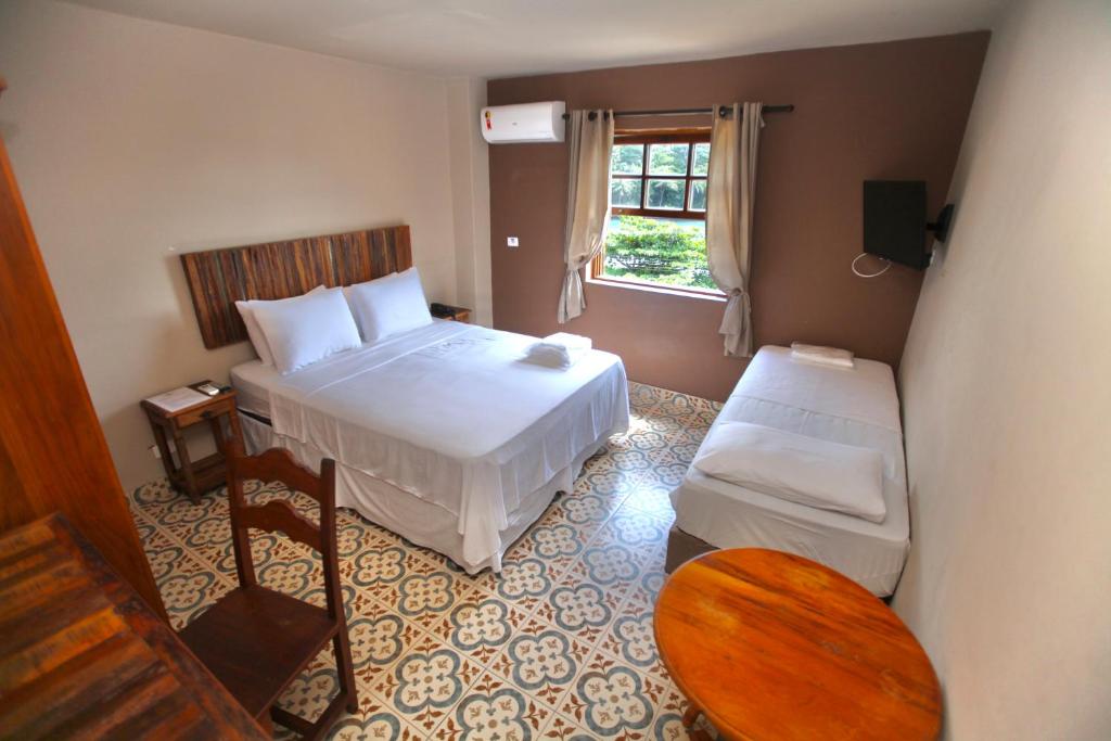  Colonial Hotel