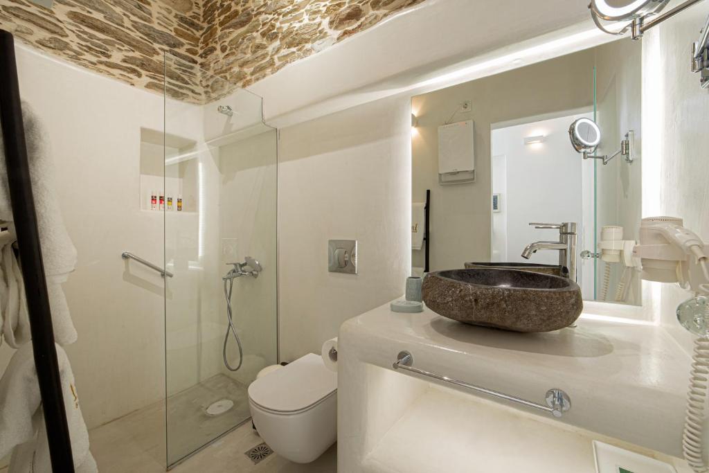 A bathroom at Lasia Boutique Apartment