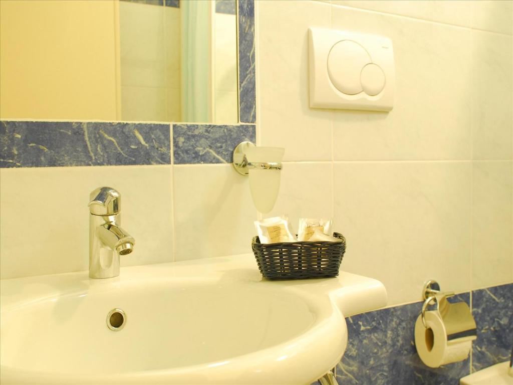 Koupelna v ubytování Hotel Veliero
