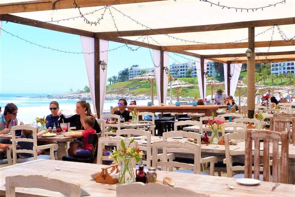 Restaurace v ubytování Puerto Velero Primera Línea Primer Piso al lado de la Playa! 5 pax