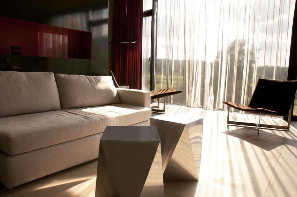 Posezení v ubytování Miura Hotel