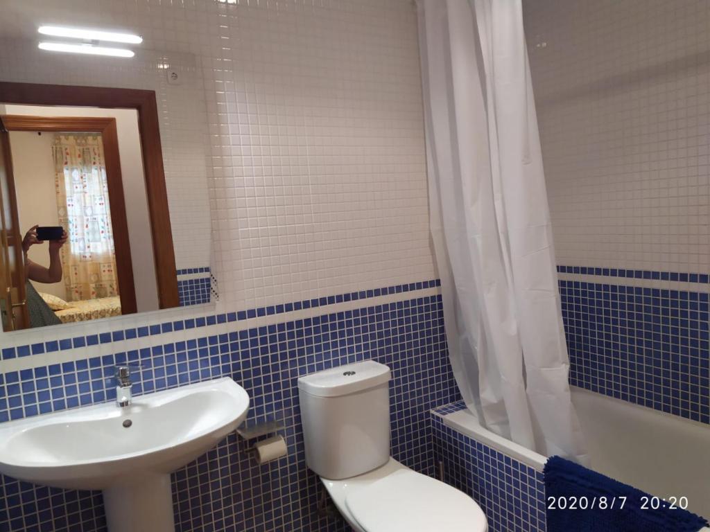 Kúpeľňa v ubytovaní APARTAMENTO Al Andalus Residencial