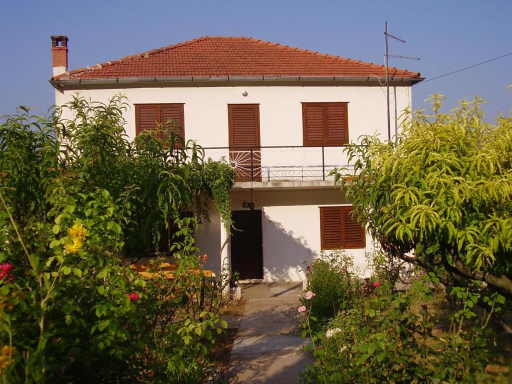 The building in which a vendégházakat is located