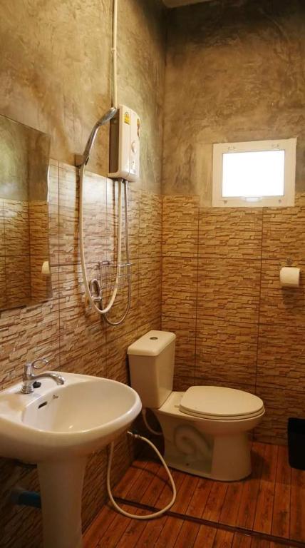 Koupelna v ubytování Koh Mak Homestay