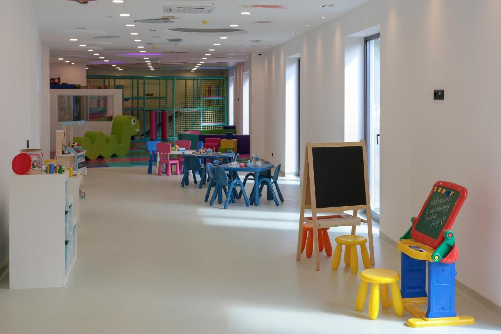 Dětský klub v ubytování Hotel MIR