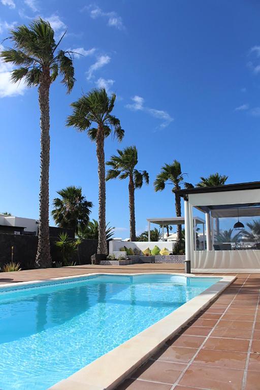 The swimming pool at or close to Casa Amelia