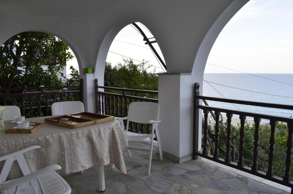 Balkón nebo terasa v ubytování Beach house Chorefto