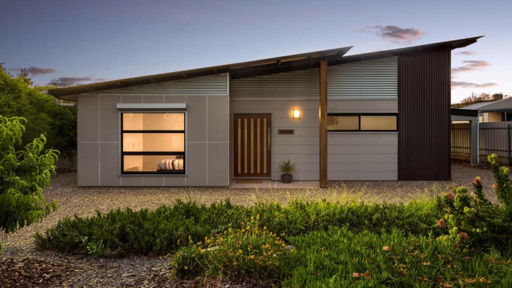Great Ness Beach House - 10 Person Spa - Pet-Friendly - Netflix - Linen included - Huis Met Vier Slaapkamers