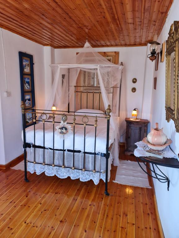 Postel nebo postele na pokoji v ubytování Kassandras place in Omodos village