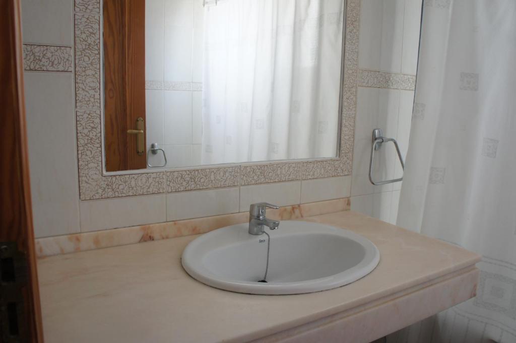 Apartamento dos dormitorios, primera línea y aire ...