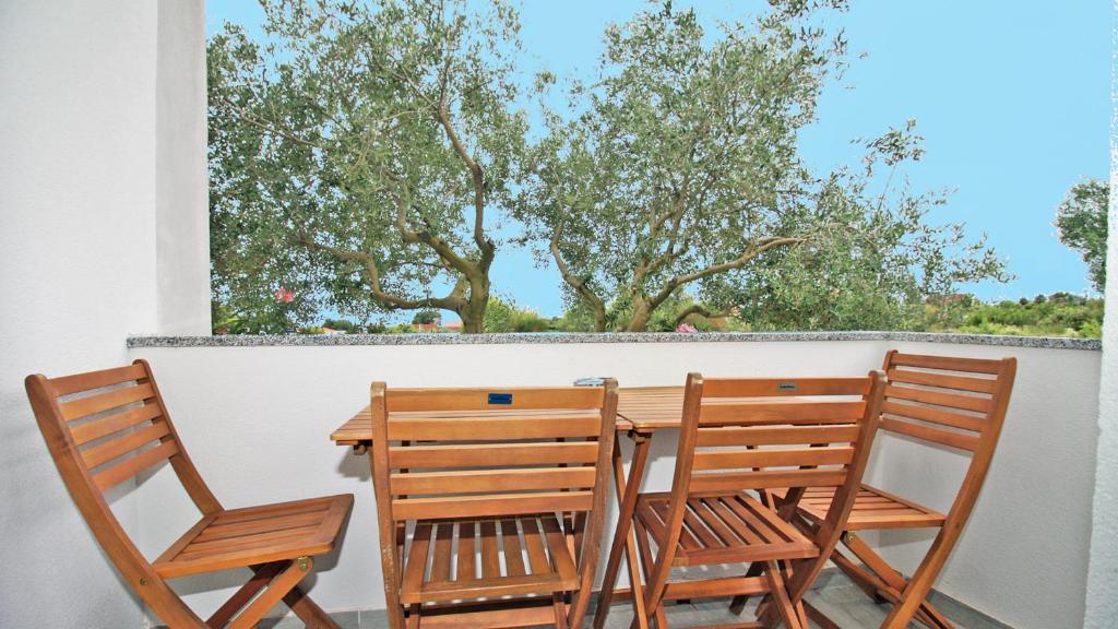 Zdjęcie z galerii obiektu Pakostane - MASLENIK -appartement 65 m2 et piscine w Pakoštane