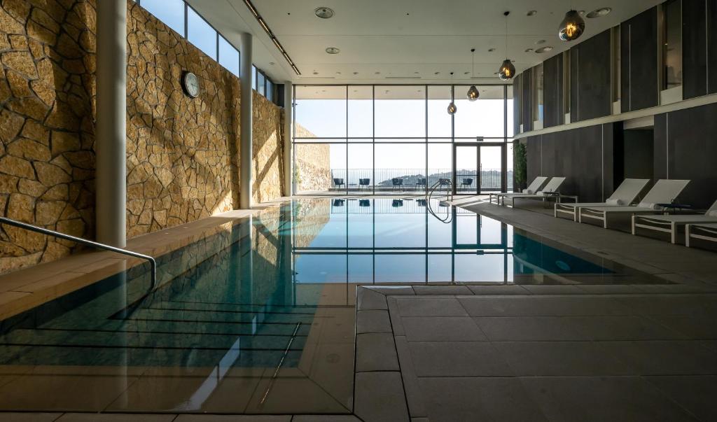 Bazén v ubytování Golden Crown Hotel nebo v jeho okolí