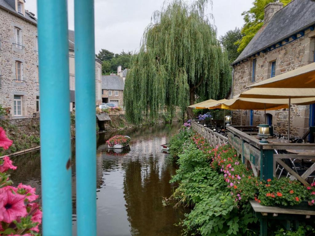 Výhled na řeku, která protéká v blízkosti bed and breakfast
