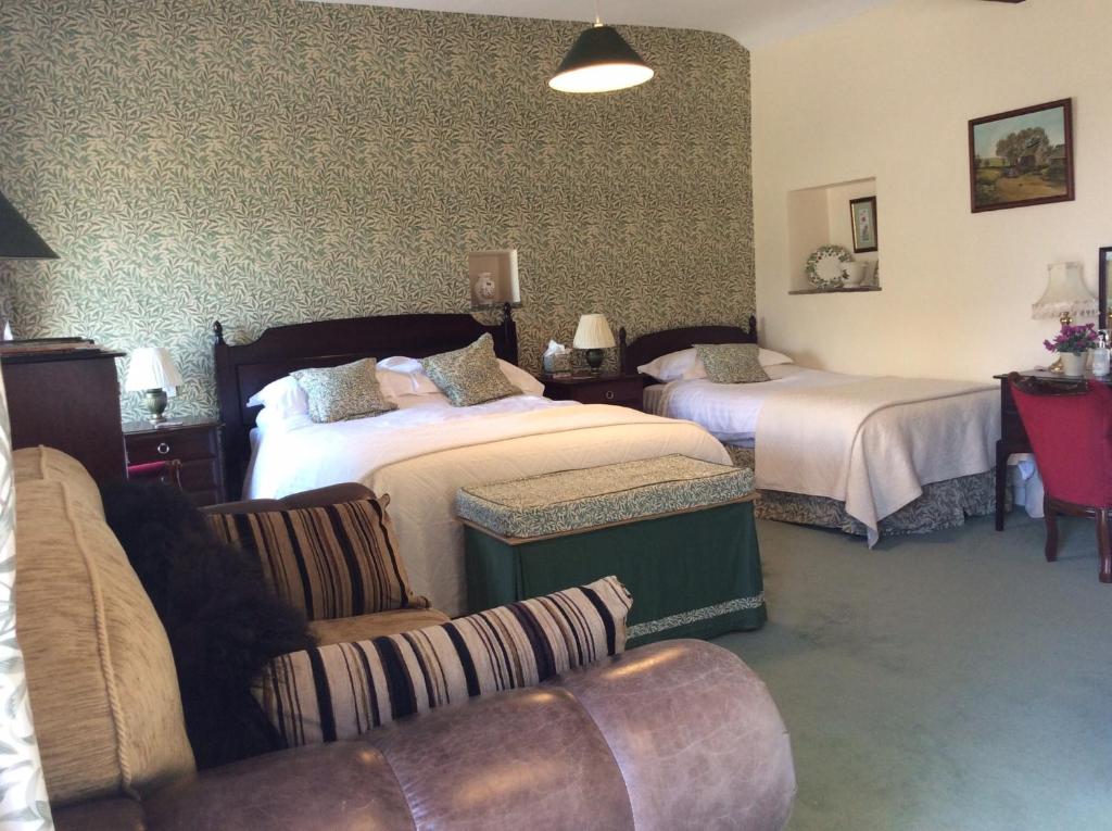 Whashton Springs Farmhouse B&B 5