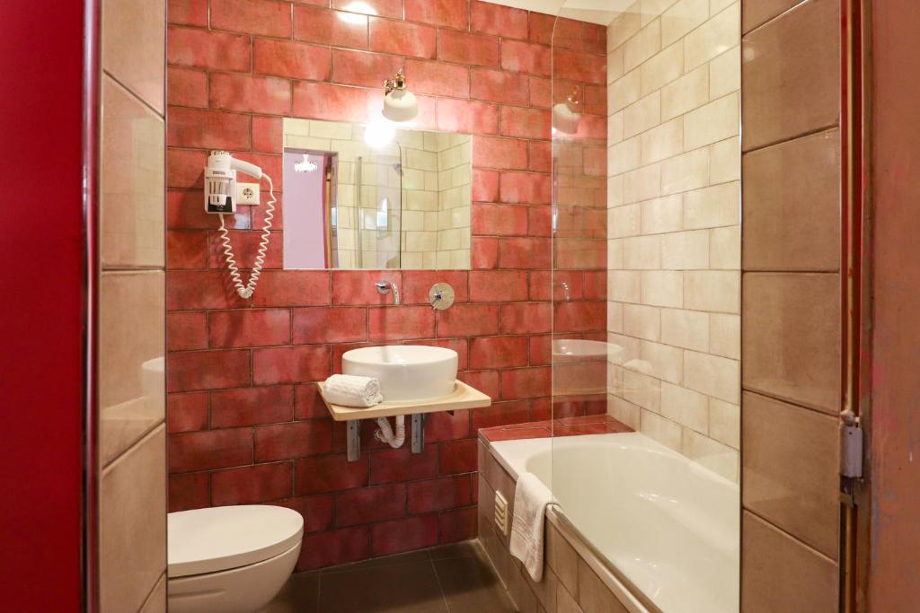 Koupelna v ubytování Tilia Hostel